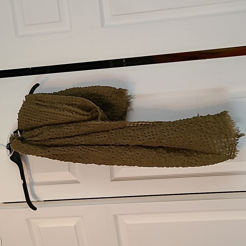 Light weight scarf NWT Green